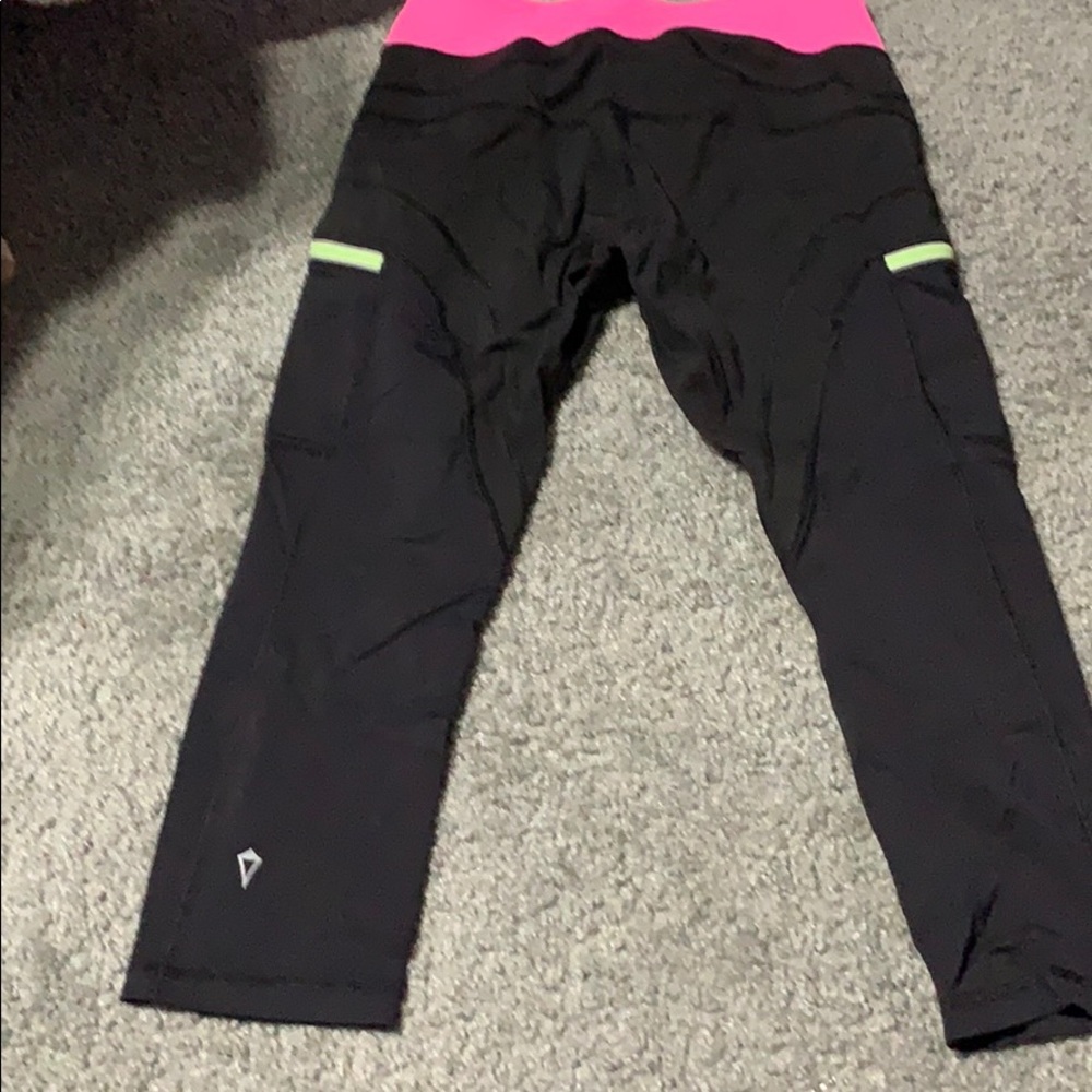 ivivva cropped leggings